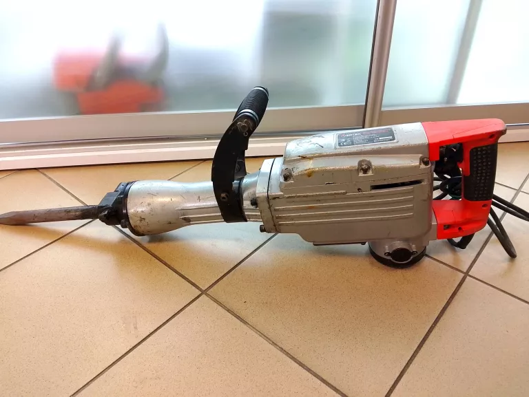 MŁOT WYBURZENIOWY PRZEWODOWY VERTEX 1700W 65A