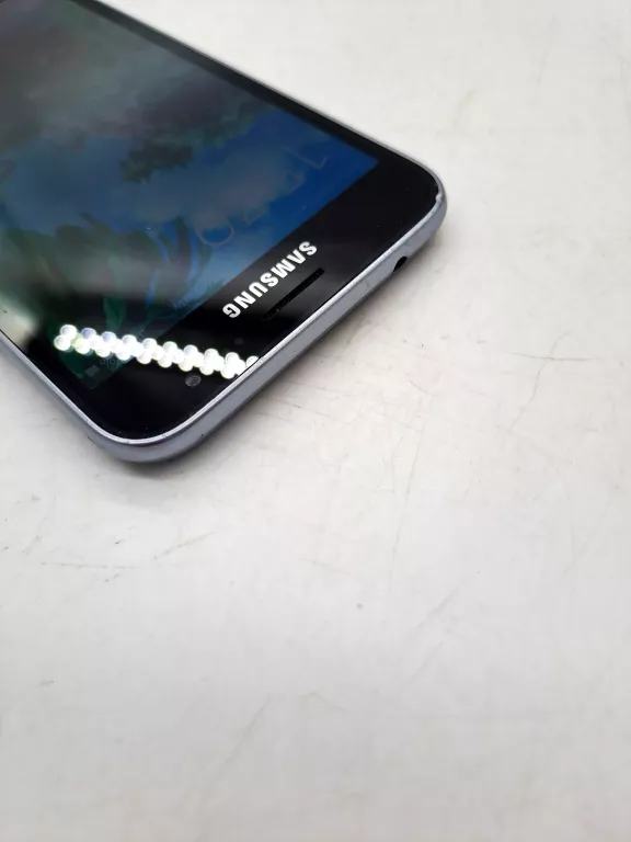 TELEFON SAMSUNG GALAXY J3 2016 SM-J320FN 8GB CZARNY