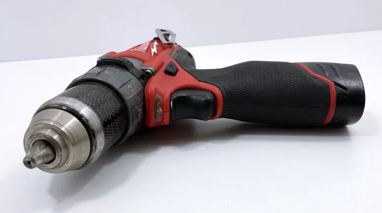 WKRĘTARKA AKUMULATOROWA MILWAUKEE M12CPD 12 V + ŁADOWARKA C12C