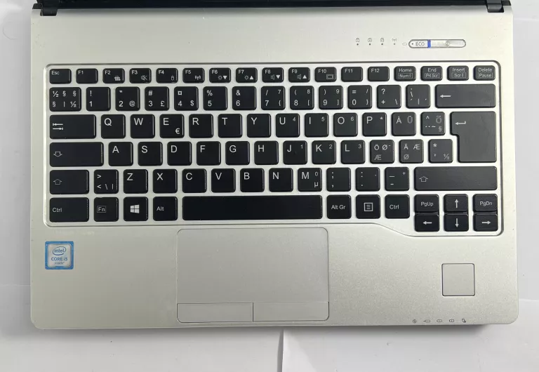 LAPTOP FUJITSU LIFEBOOK S936 13,3" I5-6200U 8/256GB ZASILACZ