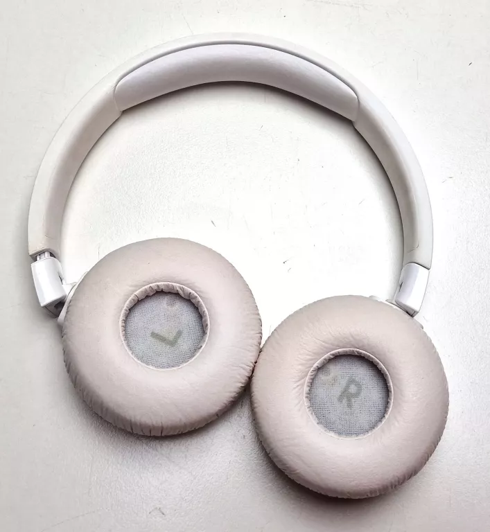 SŁUCHWKI JBL BT660