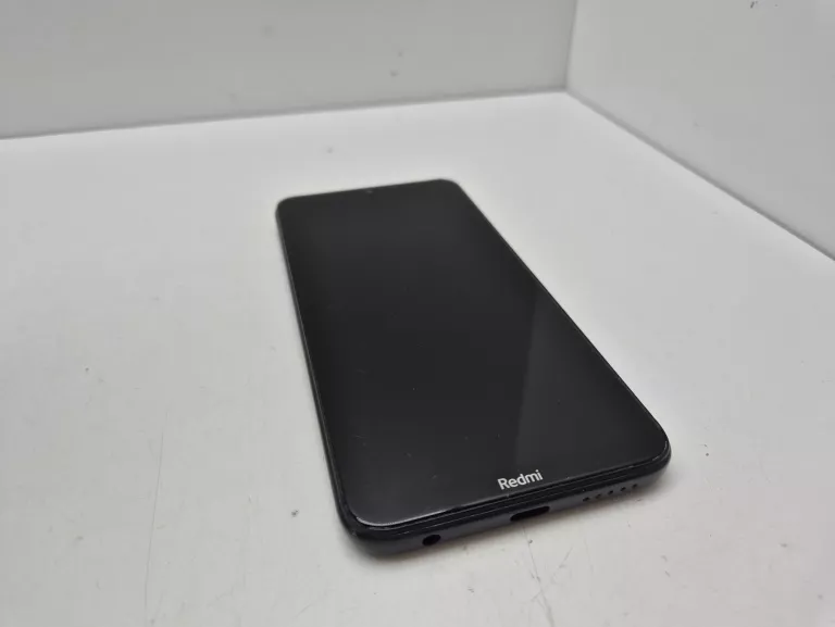 SMARTFON XIAOMI REDMI 8 4 GB / 64 GB CZARNY