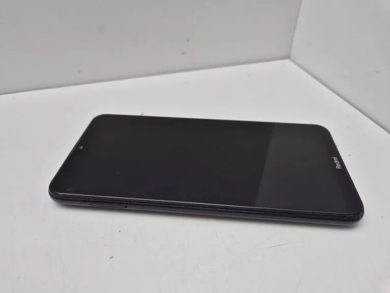 SMARTFON XIAOMI REDMI 8 4 GB / 64 GB CZARNY