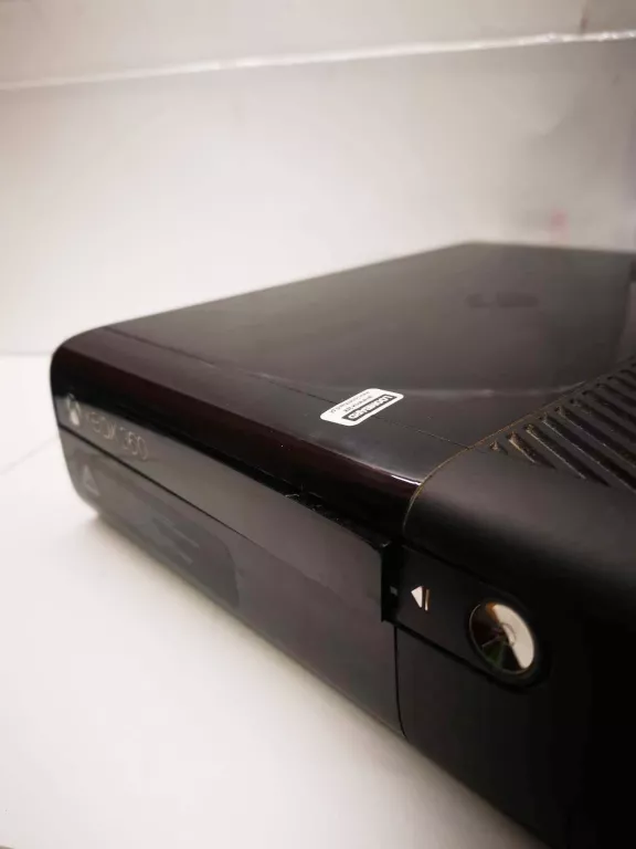 KONSOLA XBOX 360 E MODEL: 1538