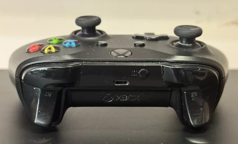 KONSOLA XBOX ONE X 1TB DWA PADY OKABLOWANIE BDB STAN