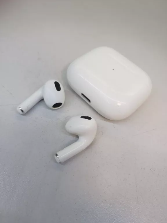 SŁUCHAWKI AIRPODS III (3RD GENERATION)