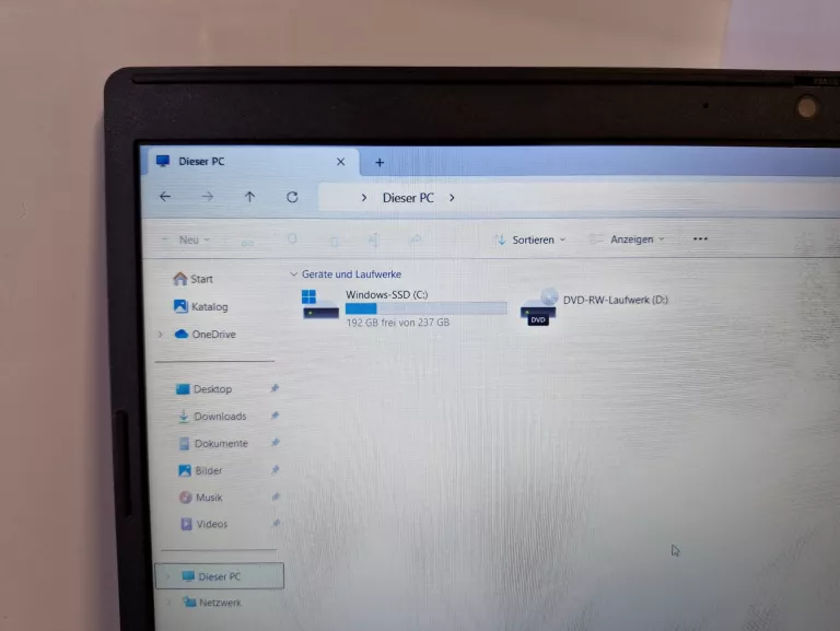 LAPTOP LENOVO V155-15API 256GB 8GB W11 AMD RYZEN 3 3200U RADEON VEGA 3