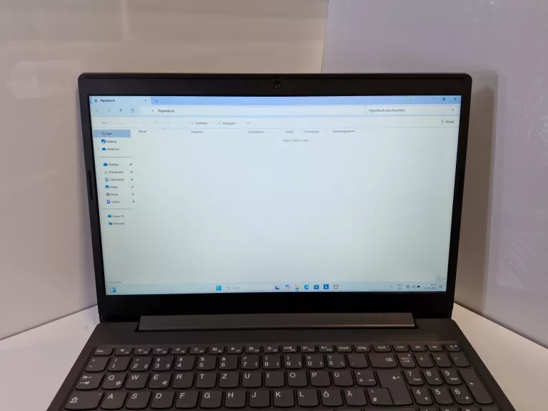LAPTOP LENOVO V155-15API 256GB 8GB W11 AMD RYZEN 3 3200U RADEON VEGA 3