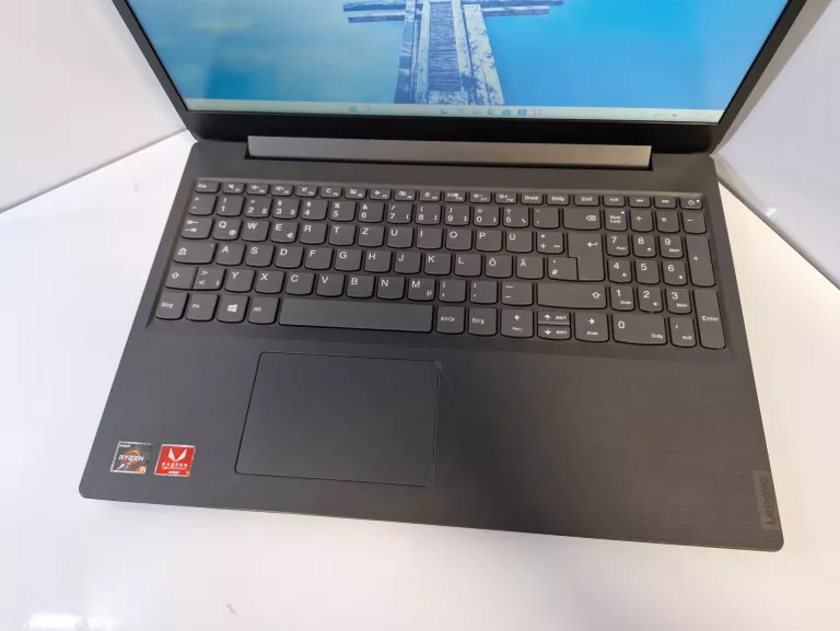 LAPTOP LENOVO V155-15API 256GB 8GB W11 AMD RYZEN 3 3200U RADEON VEGA 3