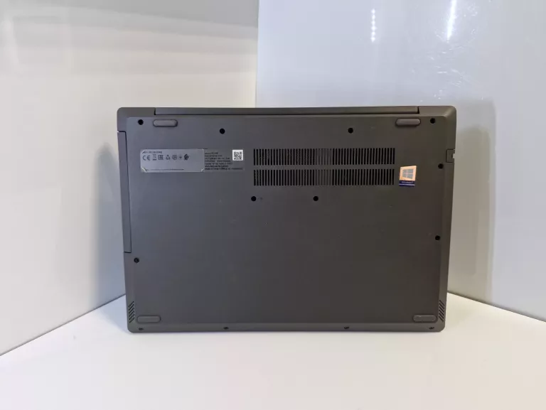 LAPTOP LENOVO V155-15API 256GB 8GB W11 AMD RYZEN 3 3200U RADEON VEGA 3