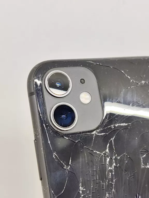 TELEFON IPHONE 11