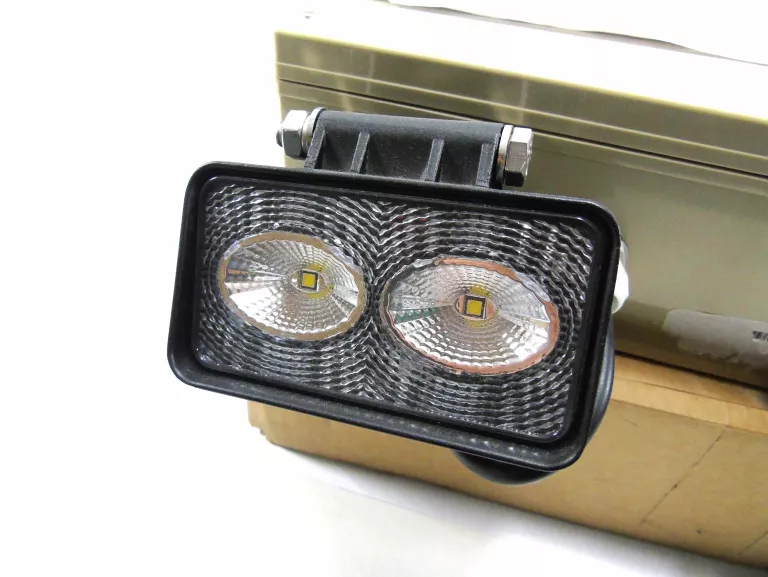OŚWIETLENIE AWARYJNE Z AKUMULATOREM VENTILUX WTL2