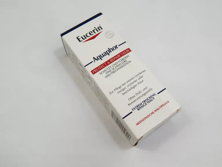 EUCERIN AQUAPHOR BALSAM REGENERUJĄCY DO SKÓRY SUCHEJ I POPĘKANEJ 45 ML