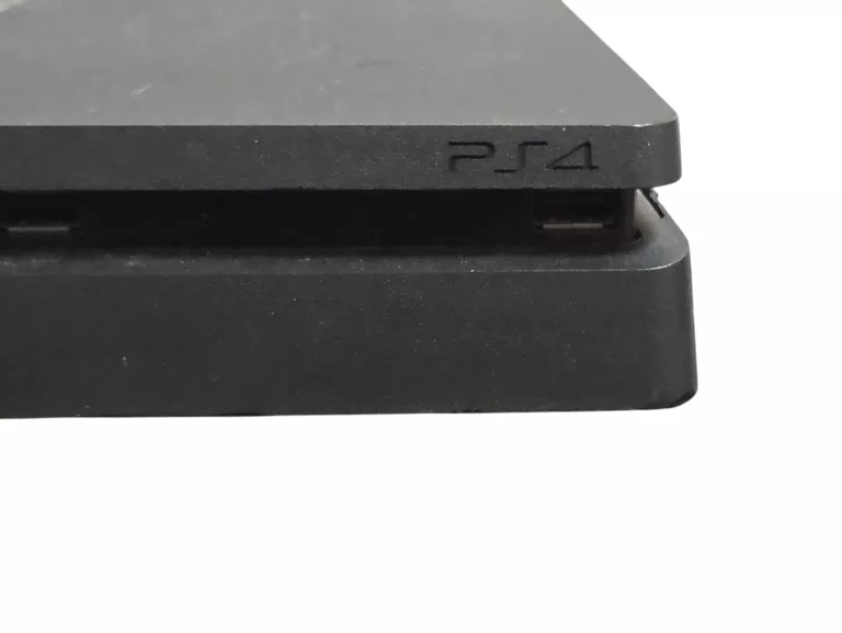 KONSOLA PLAYSTATION 4 500 GB CUH-2116A + PAD