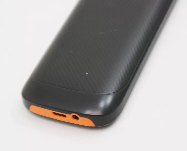 TELEFON MAXCOM MM142