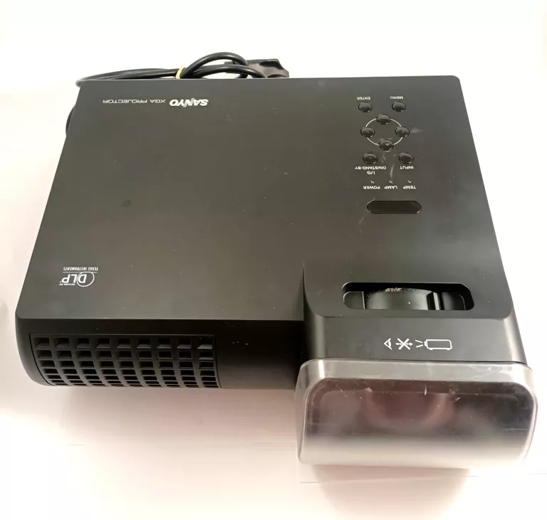 PROJEKTOR PDG-DXL100