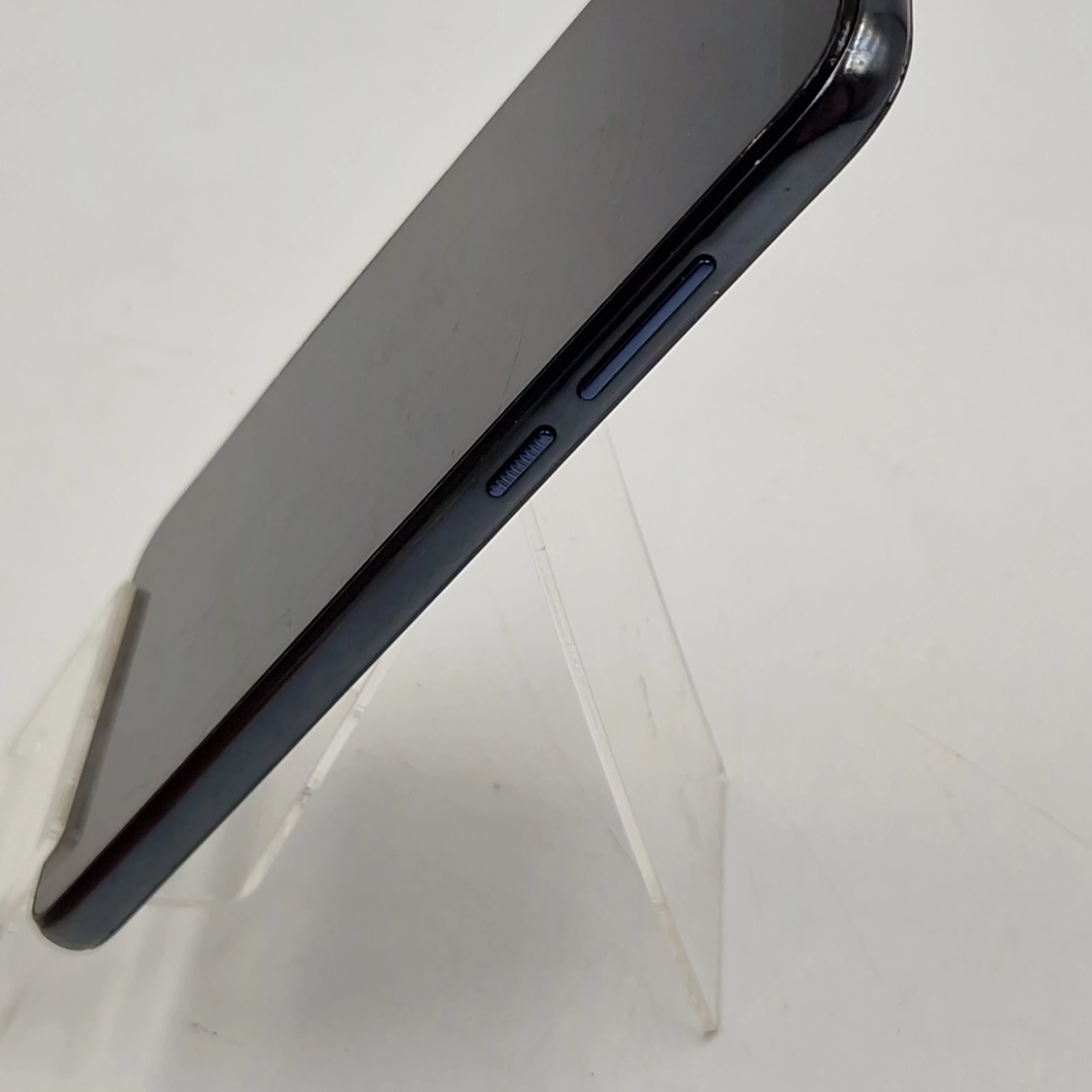 telefon-motorola-e6-play-2gb32gb-przekatna-ekranu-550