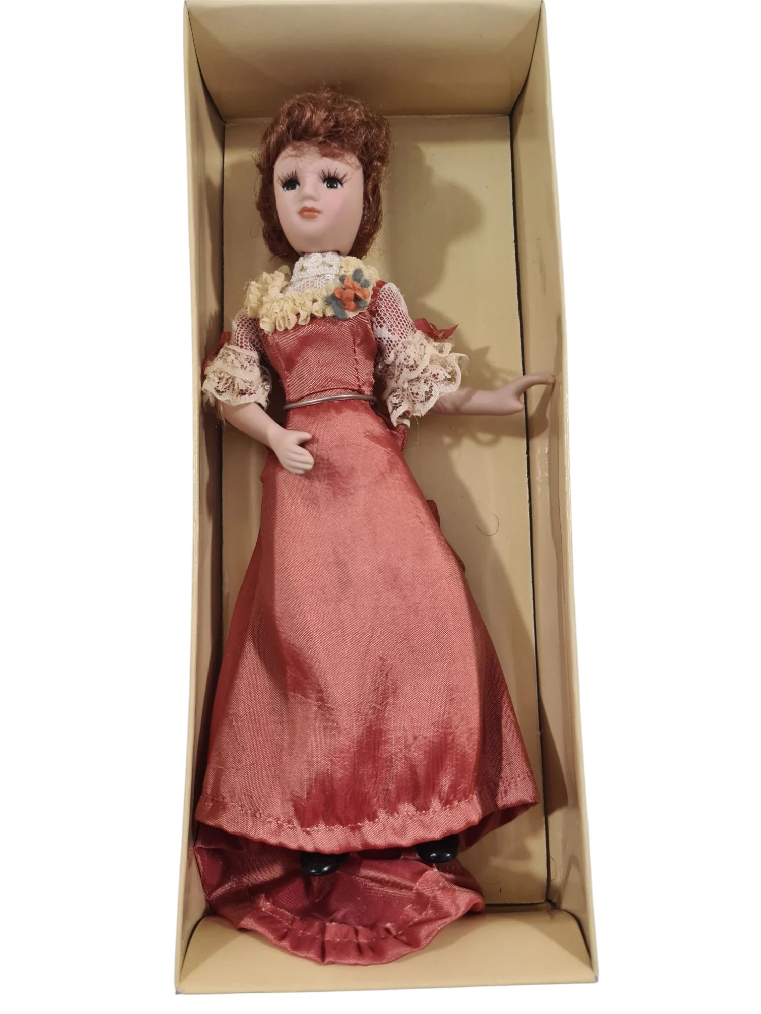 lalka-kolekcjonerska-deagostini-z-serii-damy-katarzyna-sloper-radna-1-wolow-gracja