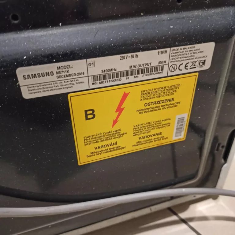 MIKROFALÓWKA SAMSUNG ME711K