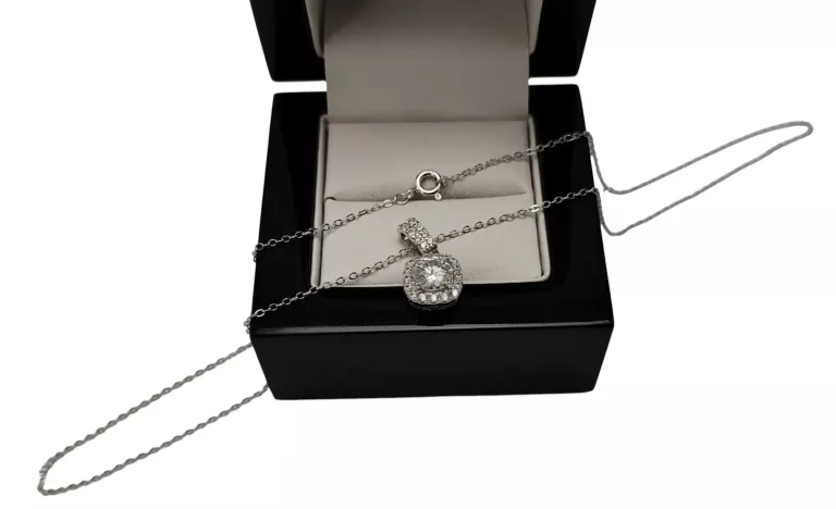 SREBRNY ŁAŃCUSZEK Z ZAWIESZKĄ 2,46 G / 925