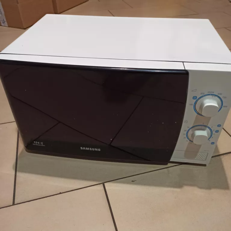 MIKROFALÓWKA SAMSUNG ME711K