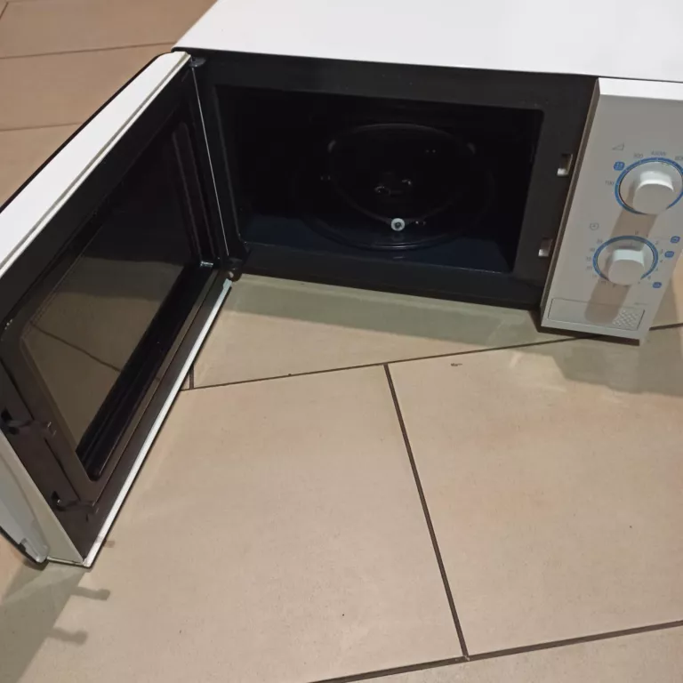MIKROFALÓWKA SAMSUNG ME711K