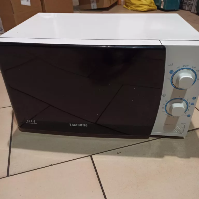 MIKROFALÓWKA SAMSUNG ME711K