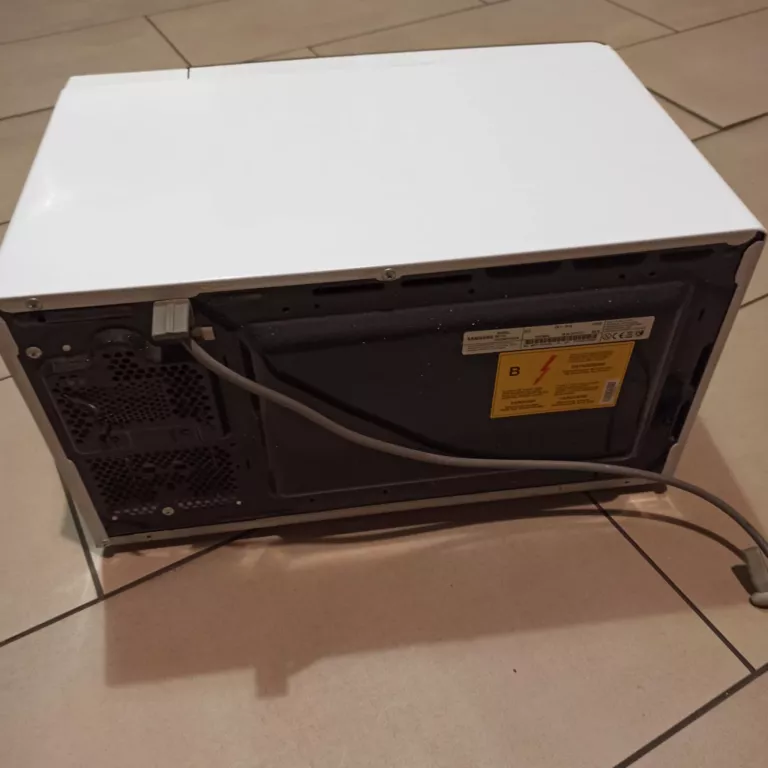 MIKROFALÓWKA SAMSUNG ME711K