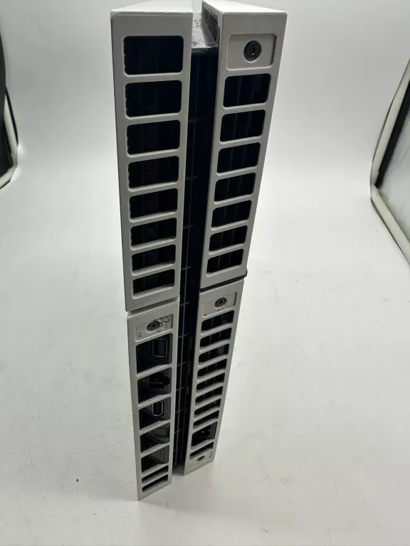 KONSOLA PS4 1 TB CUH-1116A + PAD