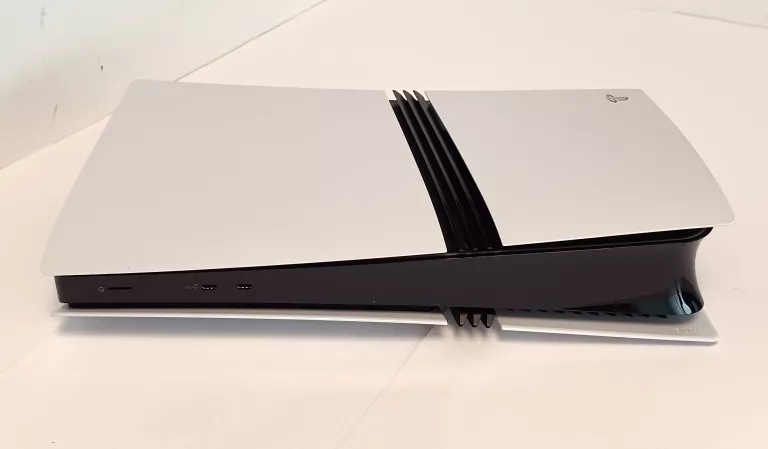 KONSOLA SONY PS5 PRO (2TB) KOMPLET