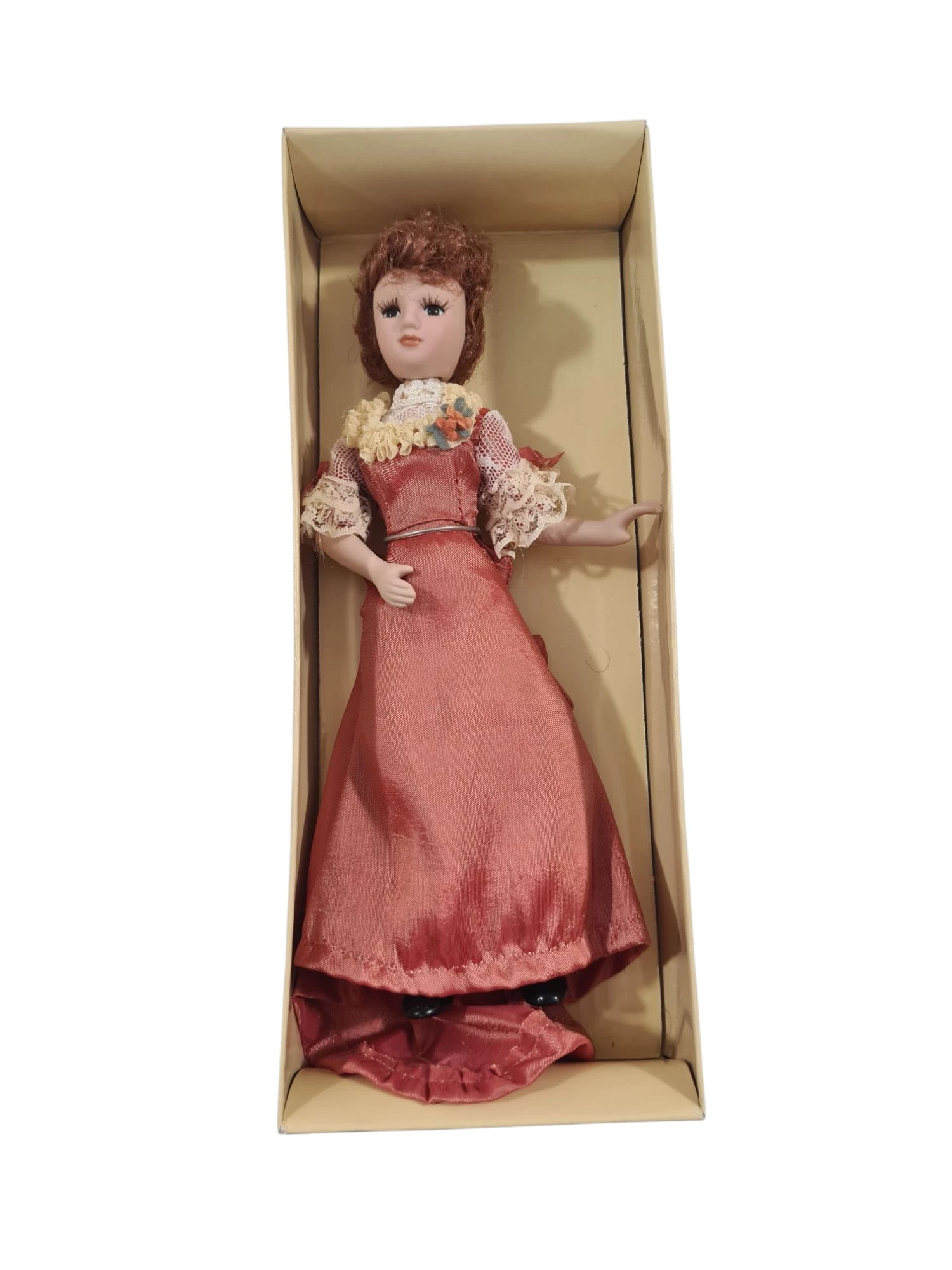 lalka-kolekcjonerska-deagostini-z-serii-damy-katarzyna-sloper-radna-1-wolow-gracja