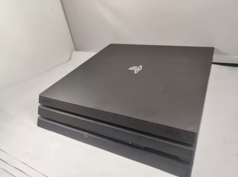 KONSOLA PS4 PRO 1TB 2 PADY 3GRY ŁADOWARKA