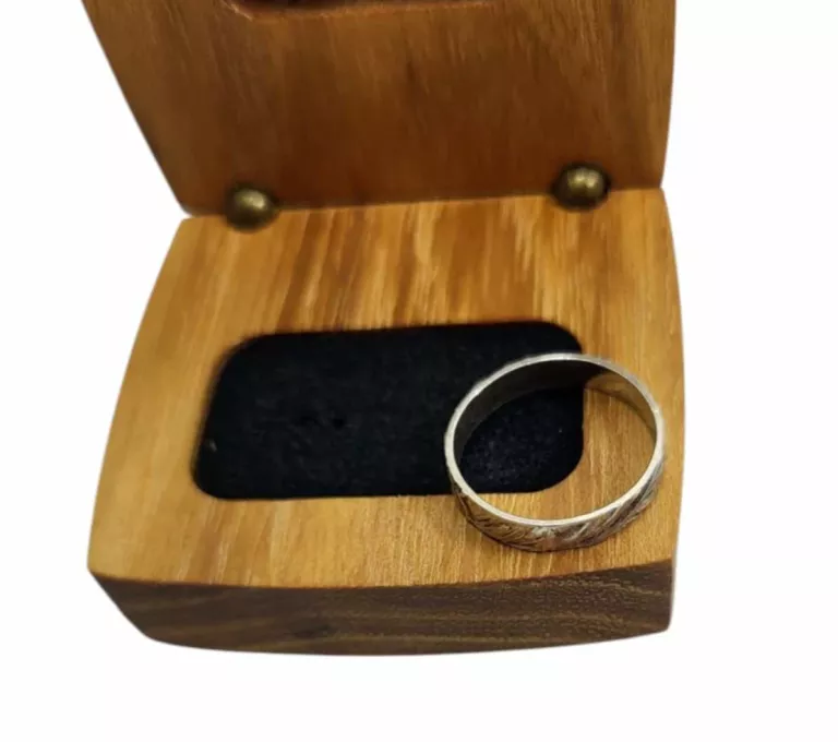 SREBRNA OBRĄCZKA KWIATOWY WZÓR 925 1,36G