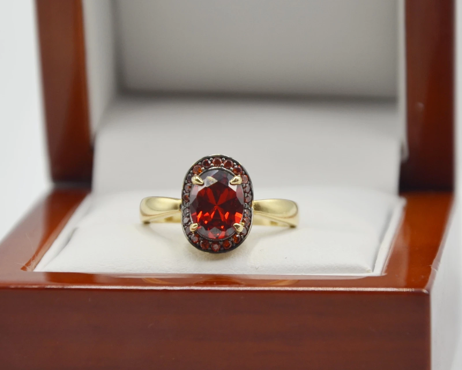 piekny-zloty-pierscionek-z-czerwona-cyrkonia-585-r17-stan-11323-2