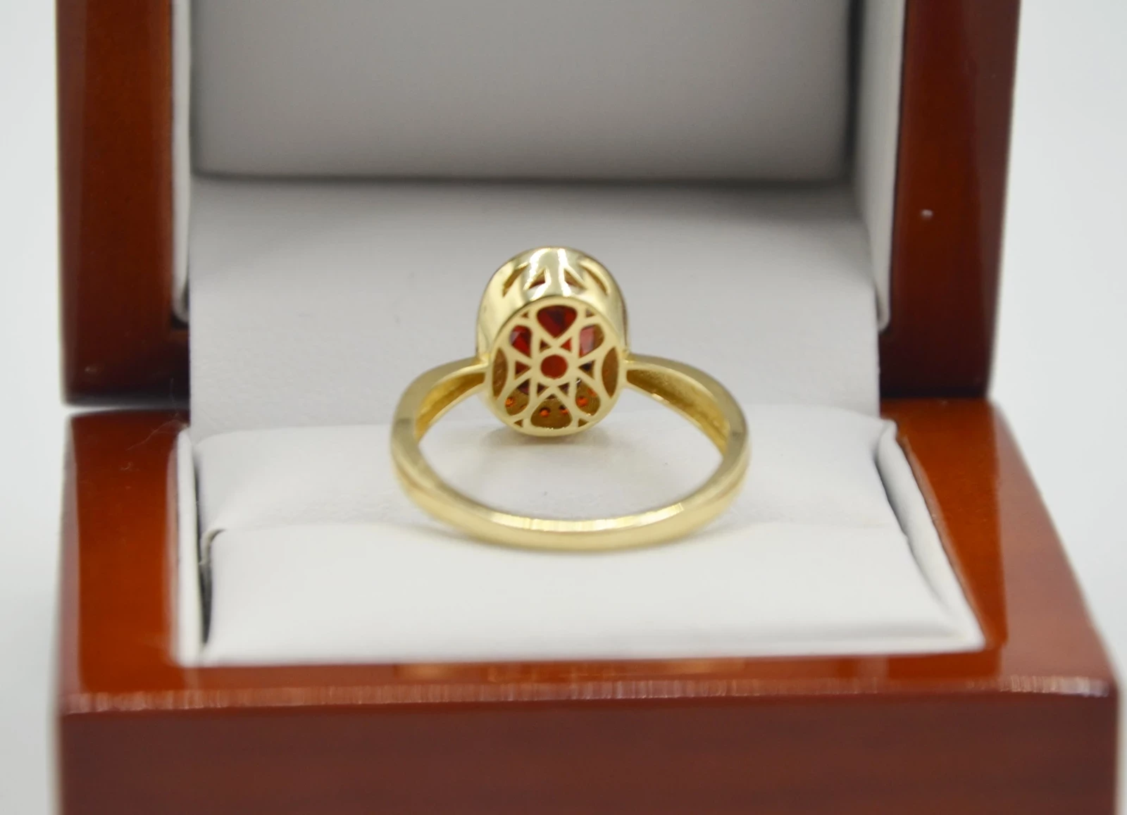 piekny-zloty-pierscionek-z-czerwona-cyrkonia-585-r17-rodzaj-2205-2