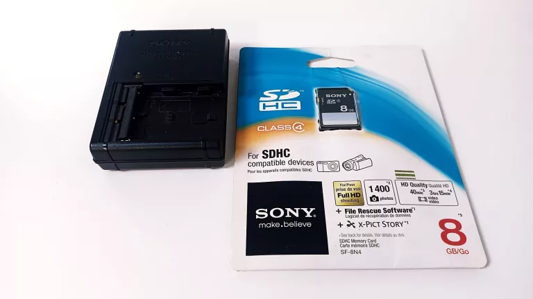 ORGROMNY ZESTAW APARAT SONY A77, SONY A99, 8 OBIEKTYWÓW, GRIPY,LAMPY I INN