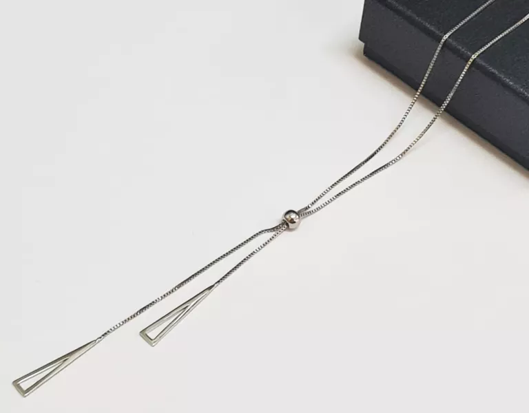 PIĘKNY SREBRNY ŁAŃCUSZEK Z ZAWIESZKAMI 3.43 G P925 DŁ60CM