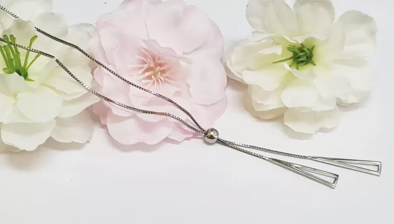 PIĘKNY SREBRNY ŁAŃCUSZEK Z ZAWIESZKAMI 3.43 G P925 DŁ60CM