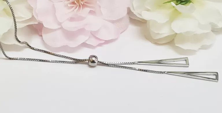 PIĘKNY SREBRNY ŁAŃCUSZEK Z ZAWIESZKAMI 3.43 G P925 DŁ60CM