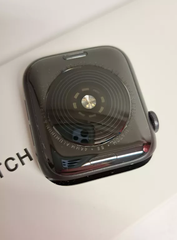 ZEGAREK APPLE WATCH SE GPS +CELLULAR KOPERTA 44 MM GWIEZDNA SZAROŚĆ 93 %