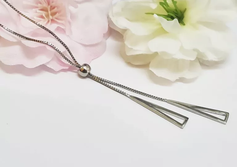 PIĘKNY SREBRNY ŁAŃCUSZEK Z ZAWIESZKAMI 3.43 G P925 DŁ60CM