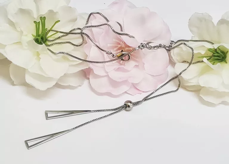 PIĘKNY SREBRNY ŁAŃCUSZEK Z ZAWIESZKAMI 3.43 G P925 DŁ60CM