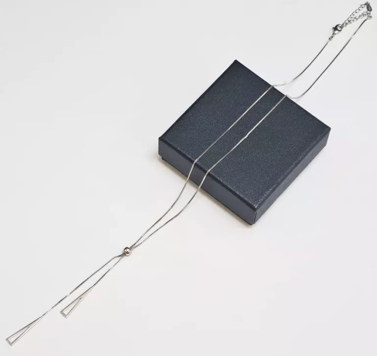 PIĘKNY SREBRNY ŁAŃCUSZEK Z ZAWIESZKAMI 3.43 G P925 DŁ60CM