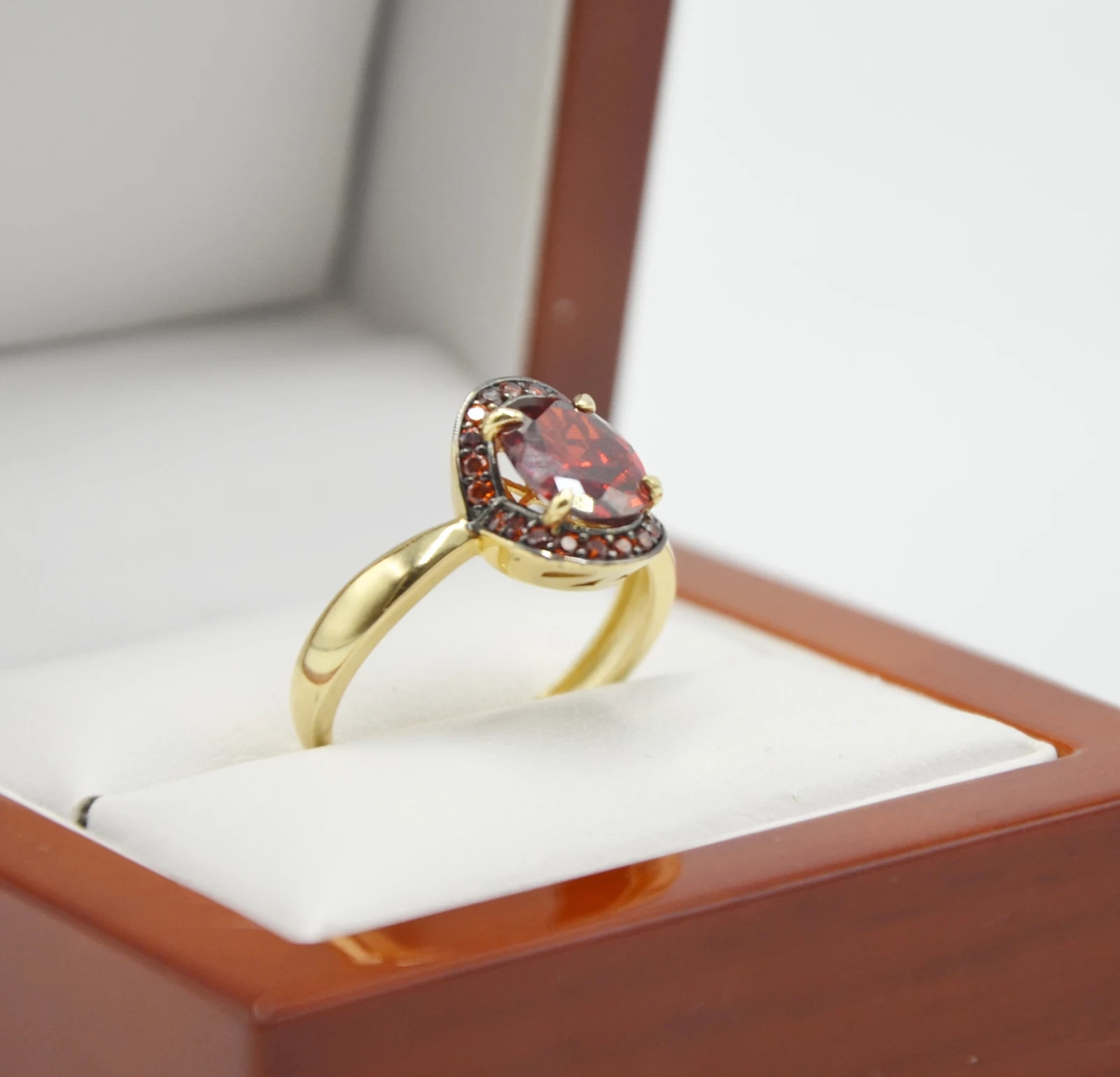 piekny-zloty-pierscionek-z-czerwona-cyrkonia-585-r17-swietlikow-8-warszawa