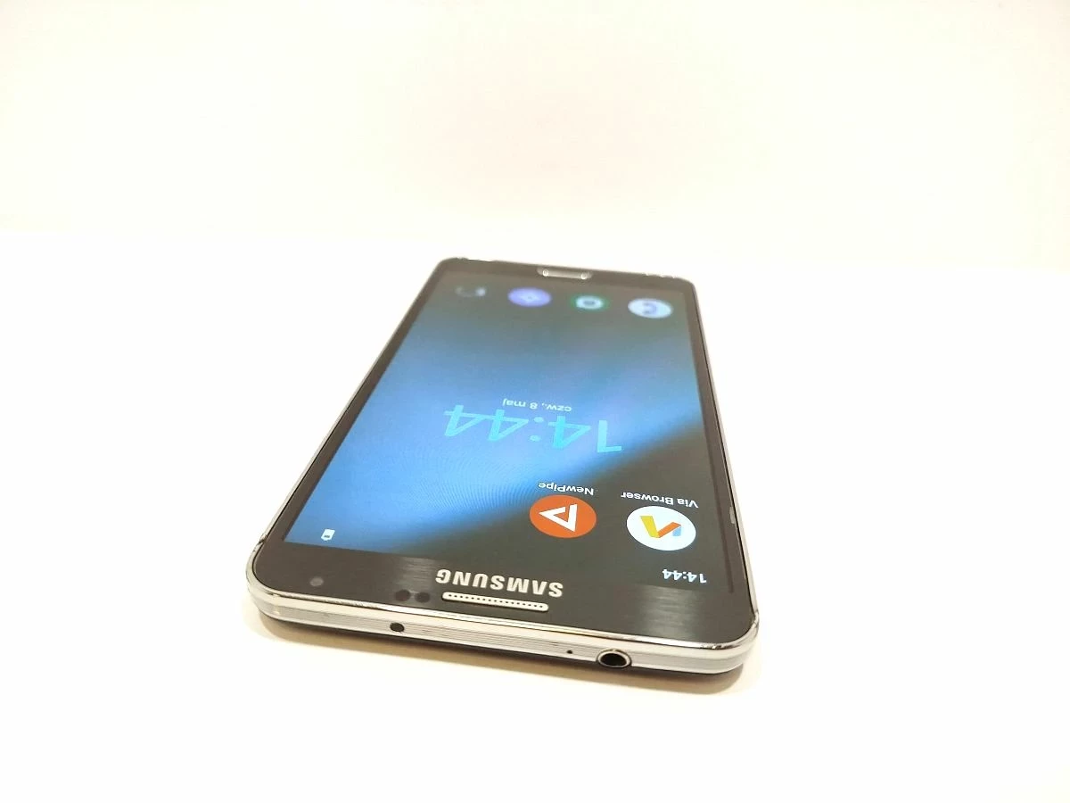 telefon-samsung-galaxy-note-3-sm-n9005-z-ladowarka-przekatna-ekranu-57