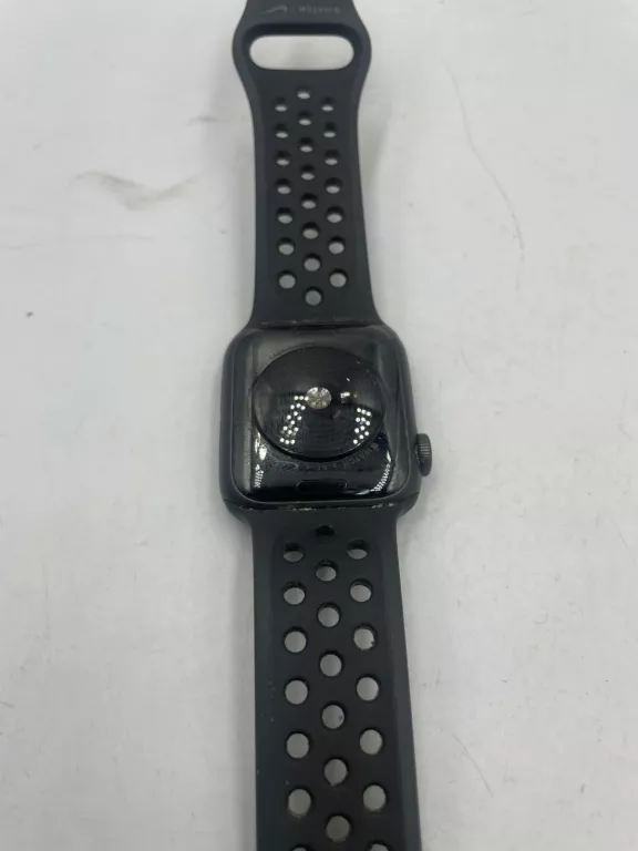 ZEGAREK APPLE WATCH SE 40MM