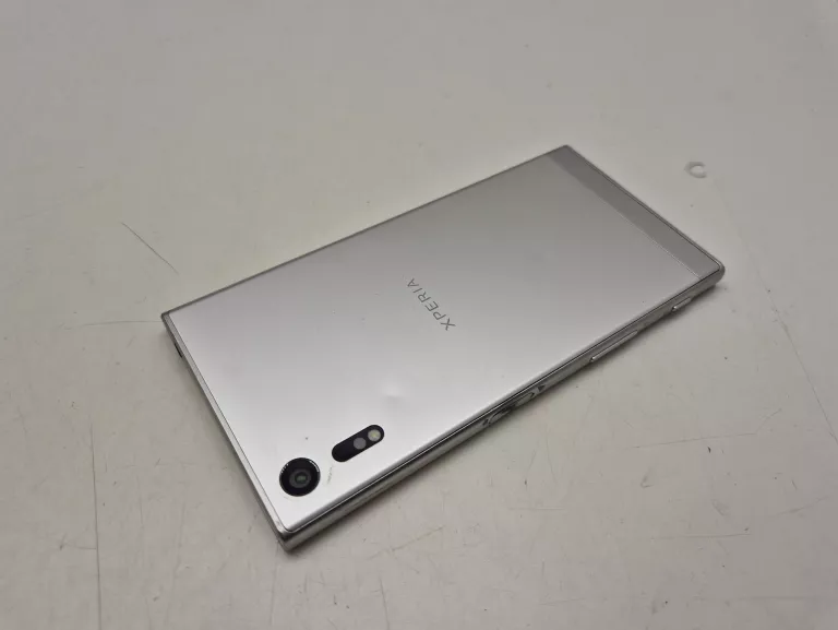 SMARTFON SONY XPERIA XZ1 4 GB / 32 GB 4G (LTE) SREBRNY BLOKADA PIN