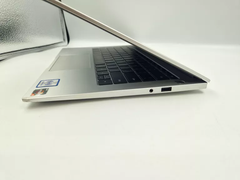 HUAWEI MATEBOOK D14 RYZEN 5 8RAM 512SSD WIN10