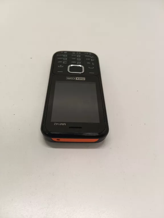 TELEFON MAXCOM MM142