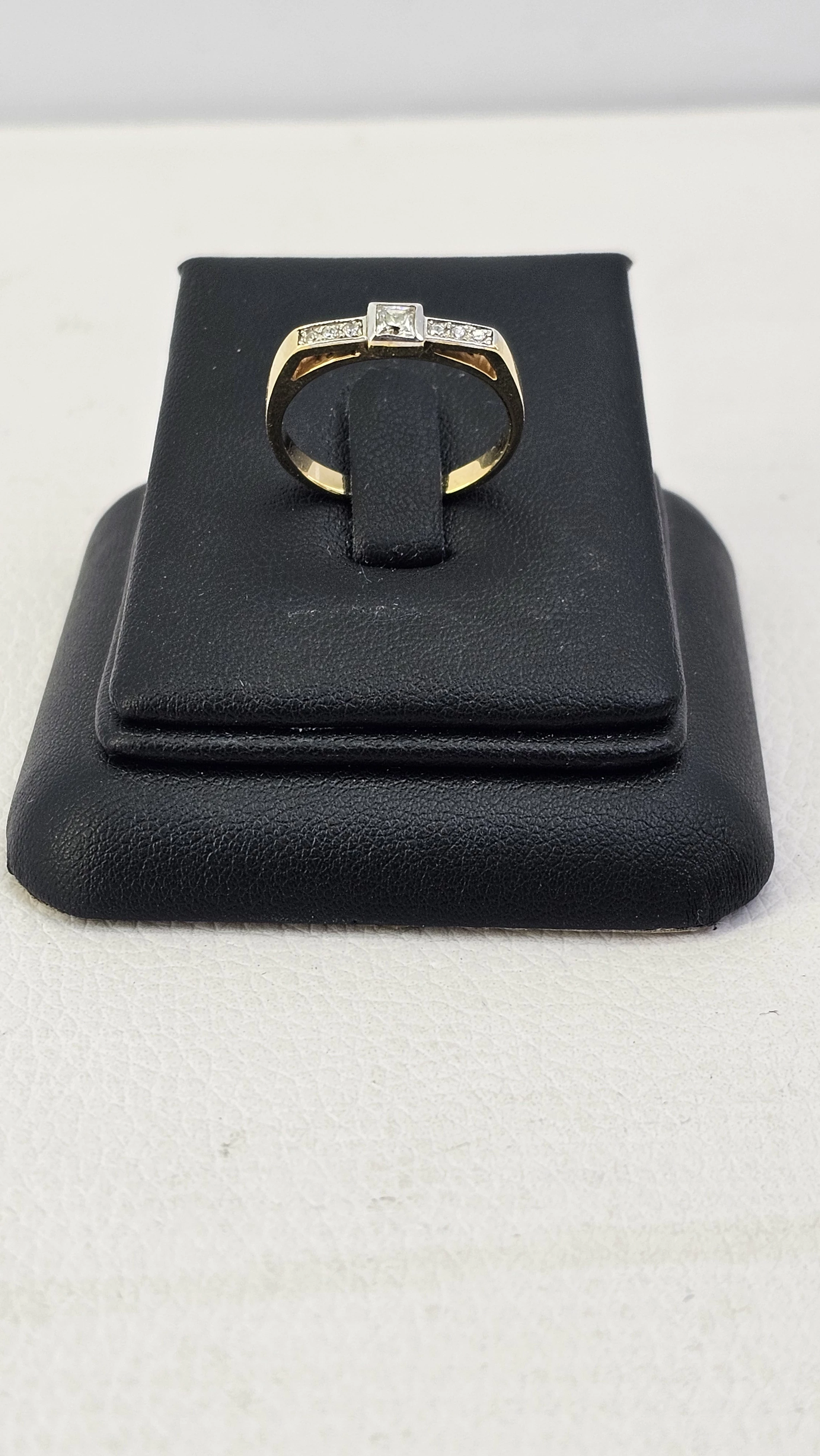 zloty-pierscionek-z-cyrkoniami-585-290-g-r17-kamien-17088-4194304